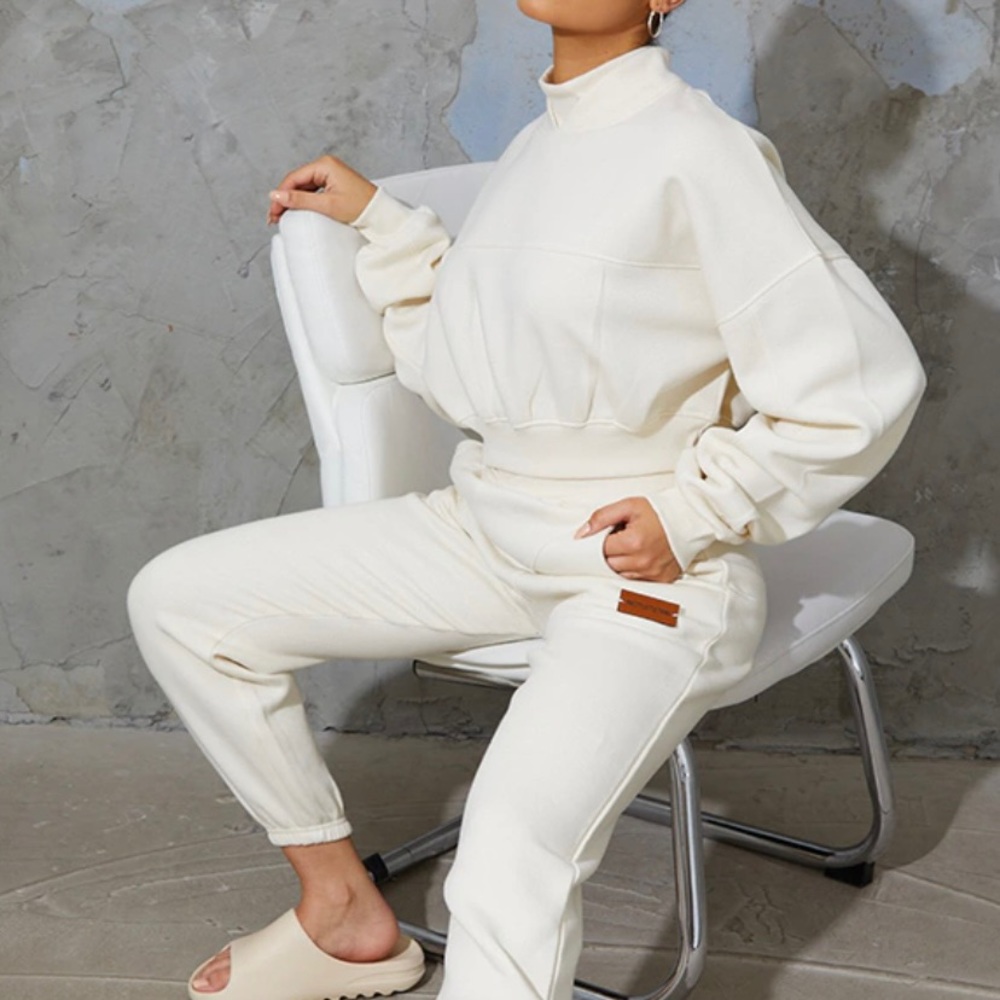 🌙PRETTYLITTLETHING Oatmeal Cropped Sweater And Pants